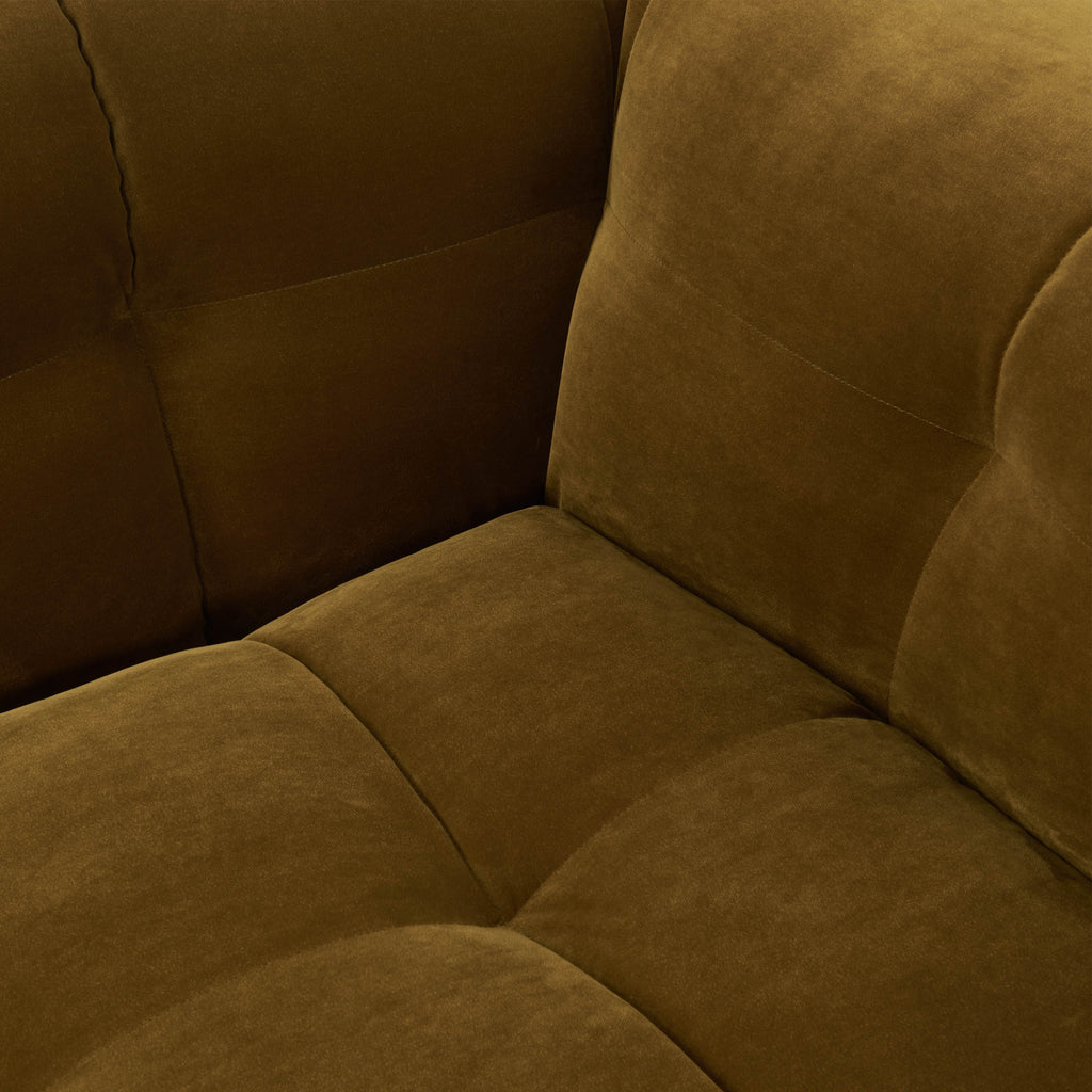 Klassieke 3-zitsbank Golden Curry – Velvet bank in retro modern chic stijl