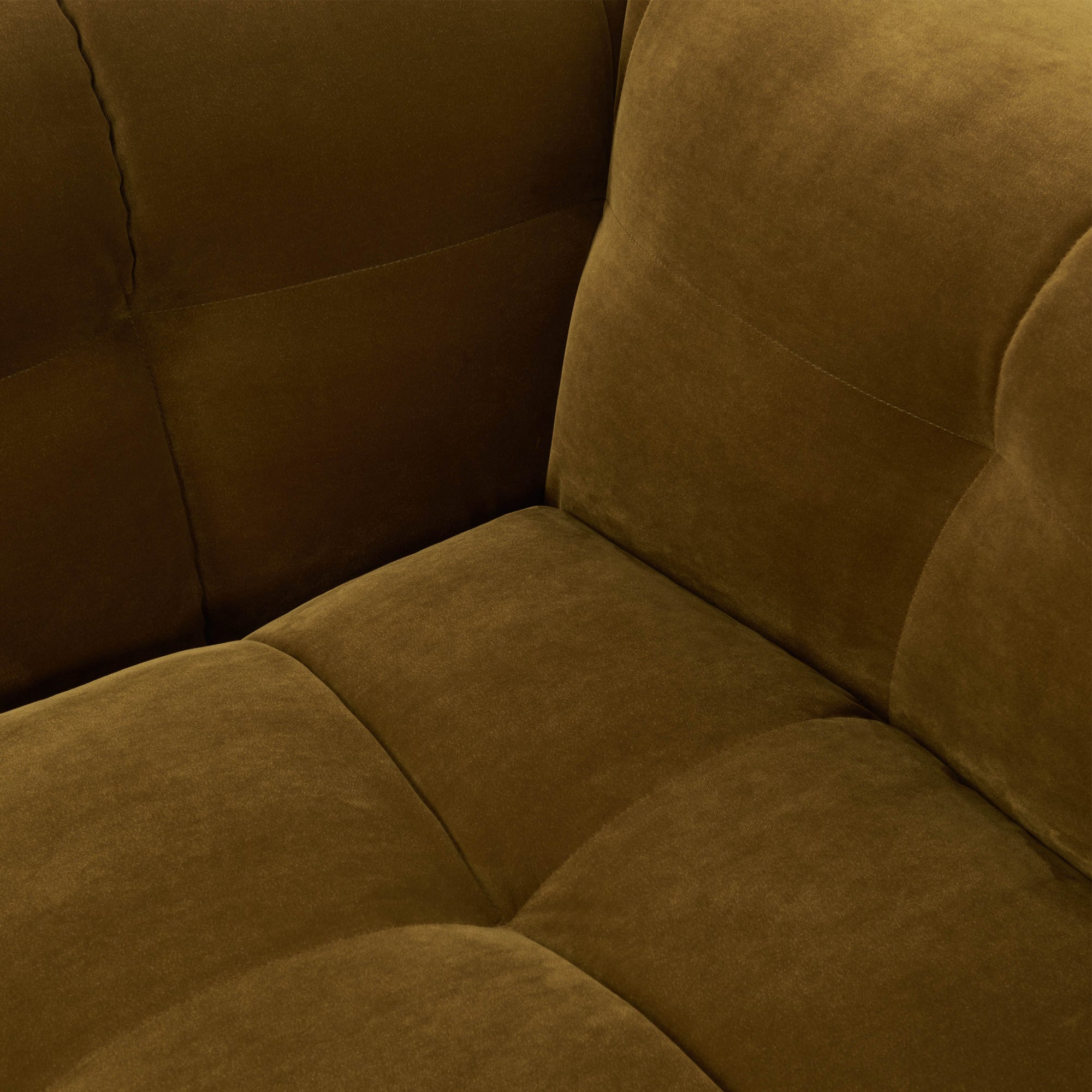 Klassieke 3-zitsbank Golden Curry – Velvet bank in retro modern chic stijl