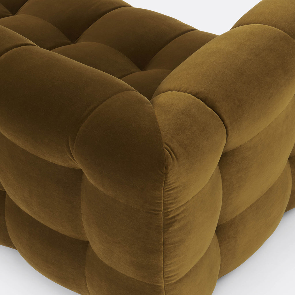 Klassieke 3-zitsbank Golden Curry – Velvet bank in retro modern chic stijl